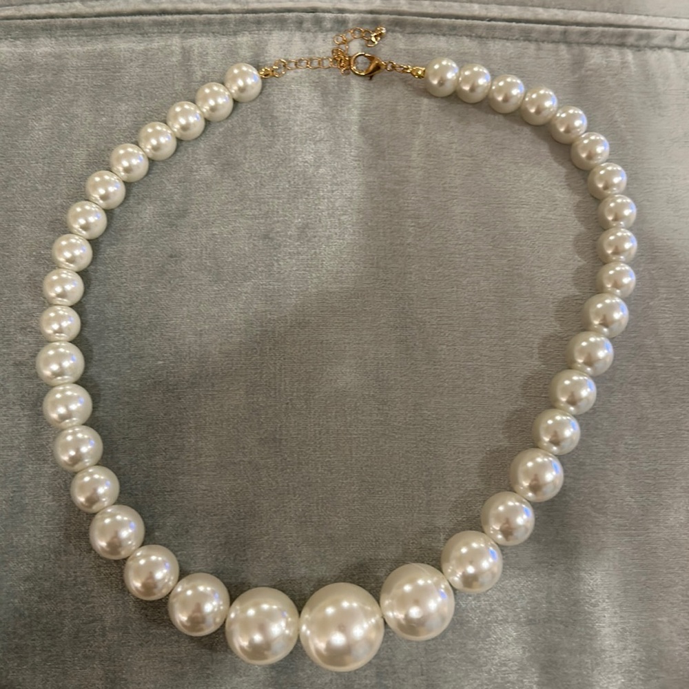 Pearl Graduated Necklace Adjustable Length